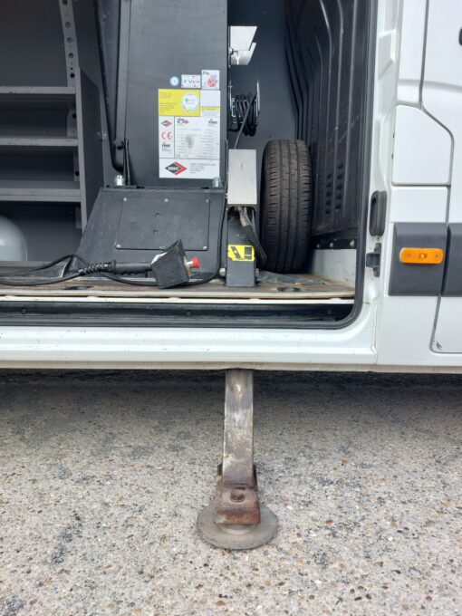 Pracovná plošina RENAULT Master 2,3dCi VERSALIFT VTL-145-F 2019 Euro6 512mh