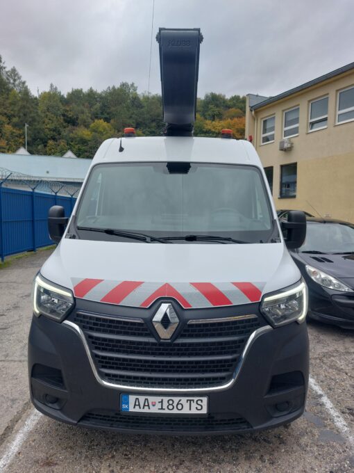 RENAULT Master 2,3 dCi, plošina KLUBB K26 dosah 11,8 m R.v.: 06/2021, 2299cm3, 107kW (145PS), M6, Diesel, Euro 6, 2-miestne, 91.674 km Hydraulická pracovná plošina KLUBB K26, 120kg, 1 osoba, 1064 mh